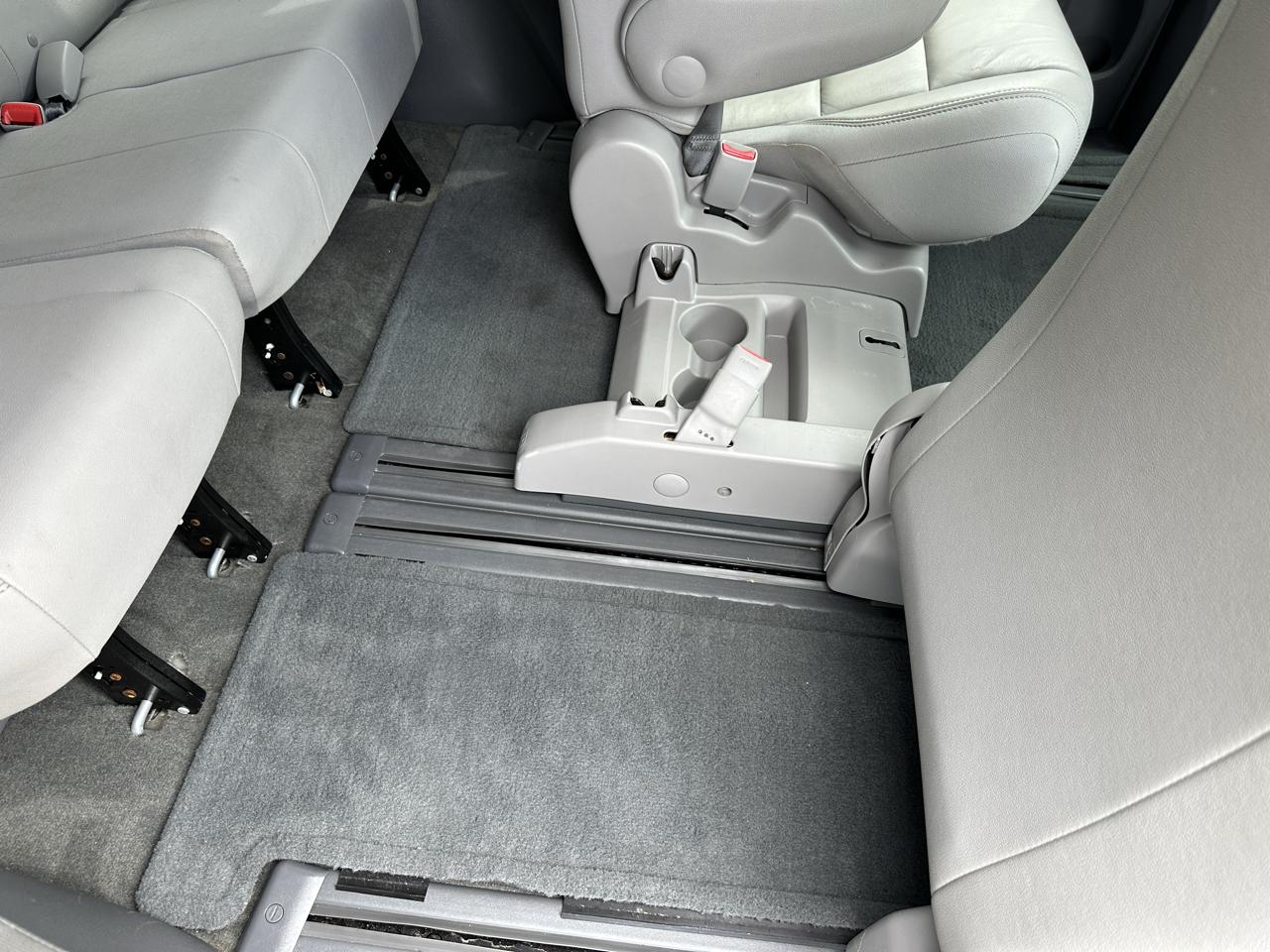 Toyota Sienna 5dr 8-Pass Van XLE Premium FWD (Natl) 2016