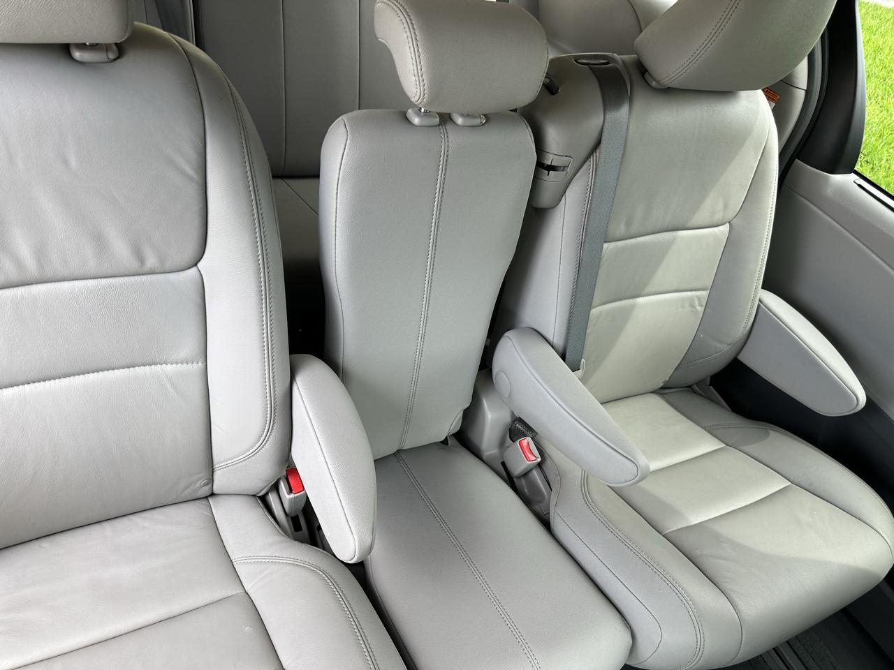 Toyota Sienna 5dr 8-Pass Van XLE Premium FWD (Natl) 2016