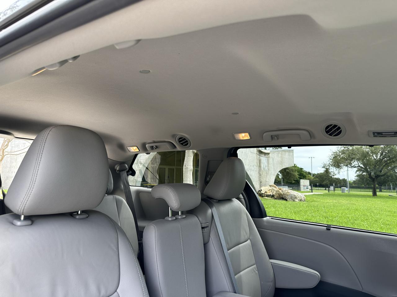 Toyota Sienna 5dr 8-Pass Van XLE Premium FWD (Natl) 2016