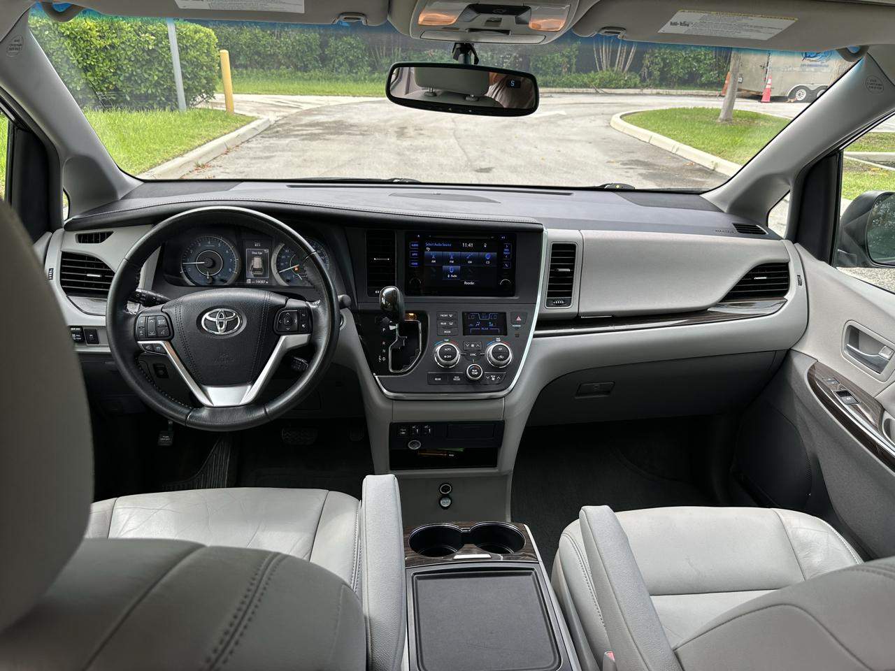Toyota Sienna 5dr 8-Pass Van XLE Premium FWD (Natl) 2016