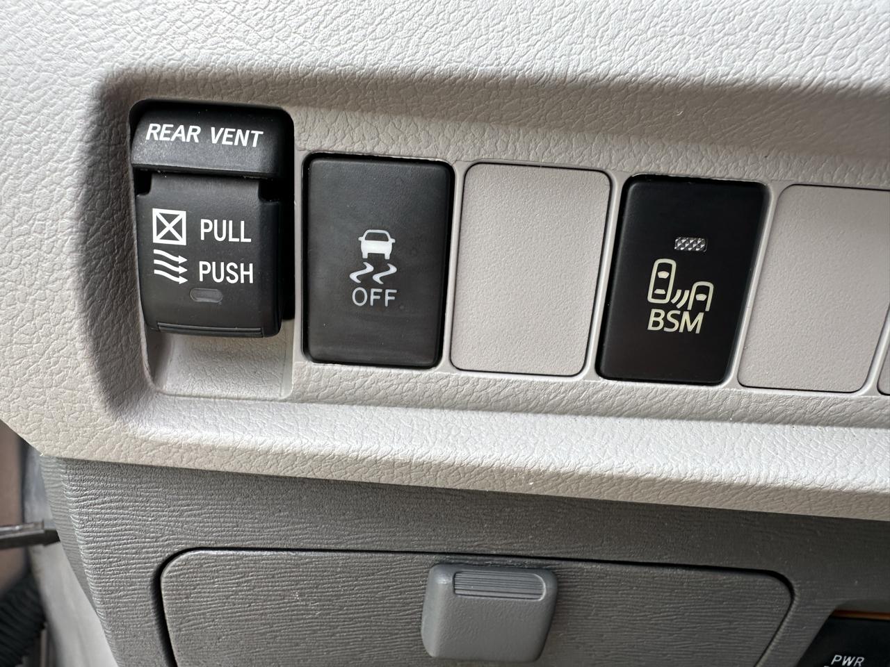 Toyota Sienna 5dr 8-Pass Van XLE Premium FWD (Natl) 2016