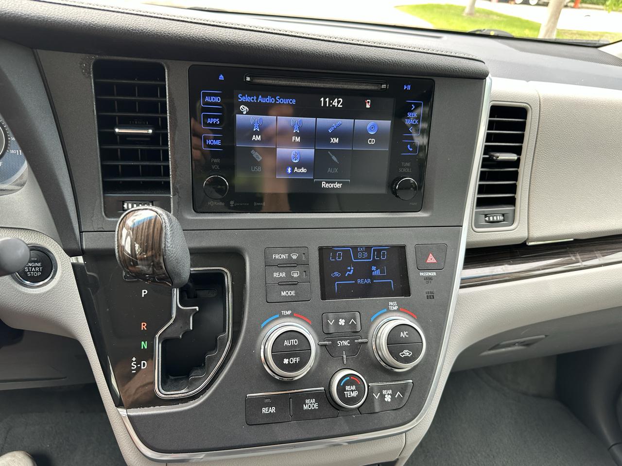 Toyota Sienna 5dr 8-Pass Van XLE Premium FWD (Natl) 2016