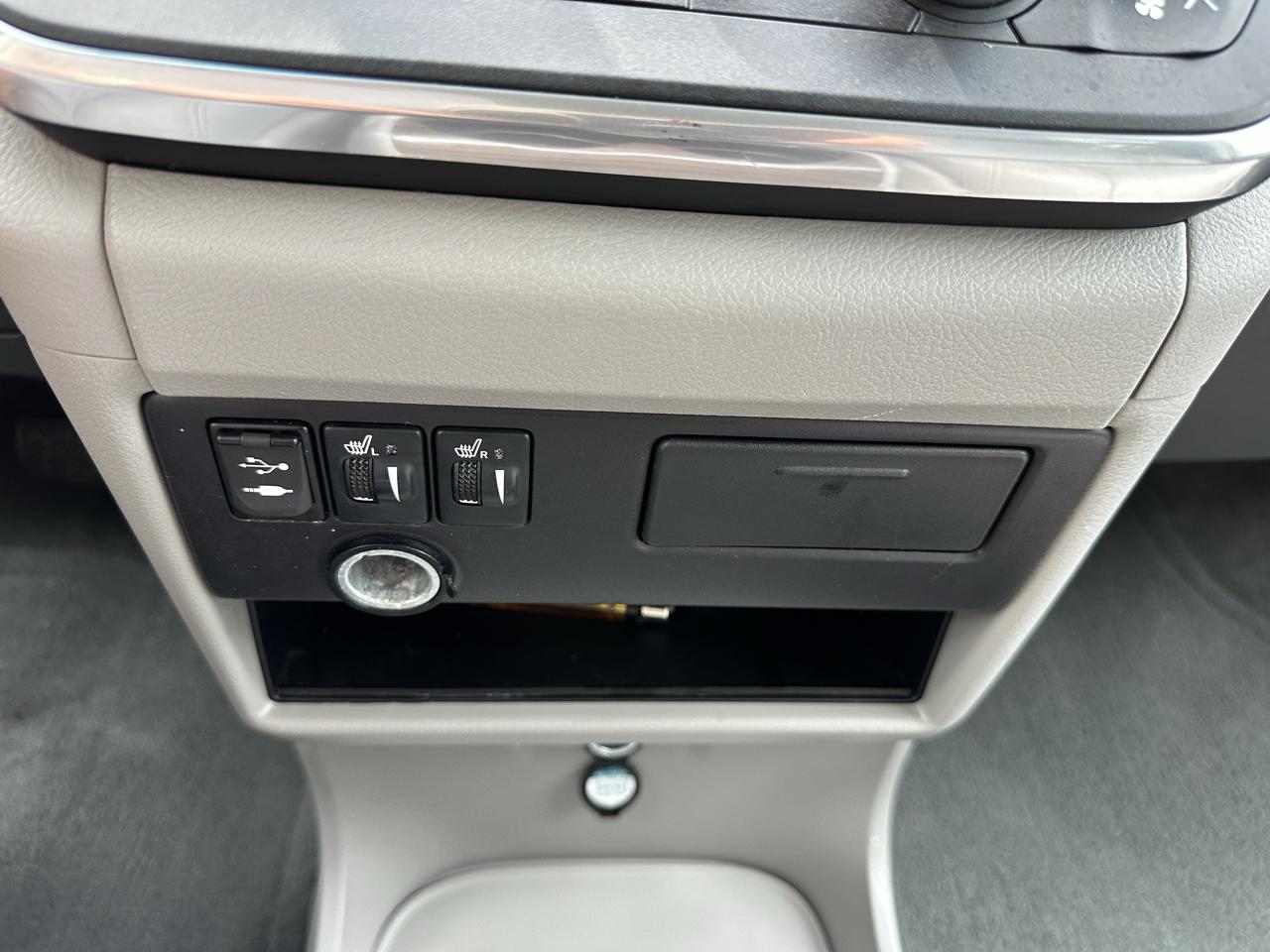 Toyota Sienna 5dr 8-Pass Van XLE Premium FWD (Natl) 2016