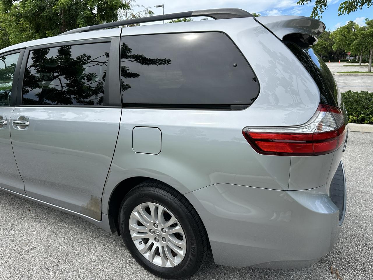 Toyota Sienna 5dr 8-Pass Van XLE Premium FWD (Natl) 2016