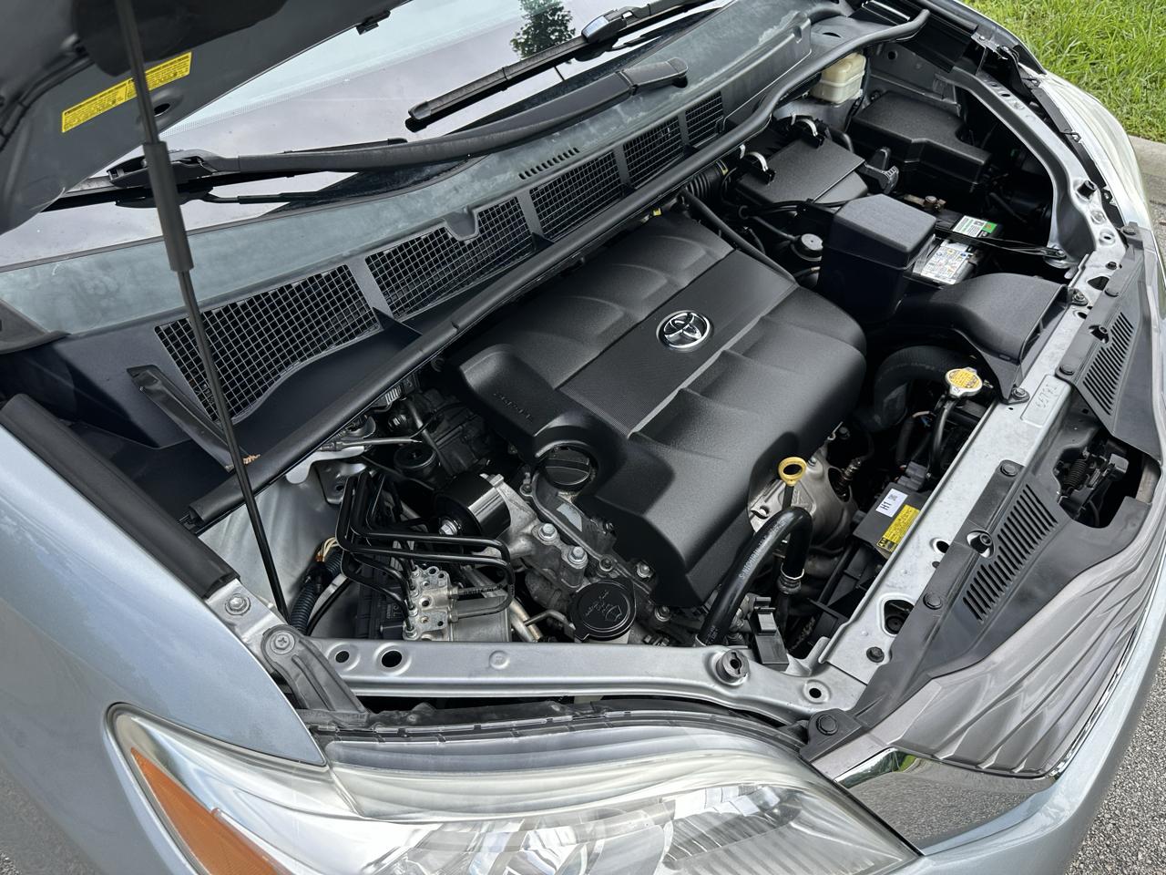 Toyota Sienna 5dr 8-Pass Van XLE Premium FWD (Natl) 2016
