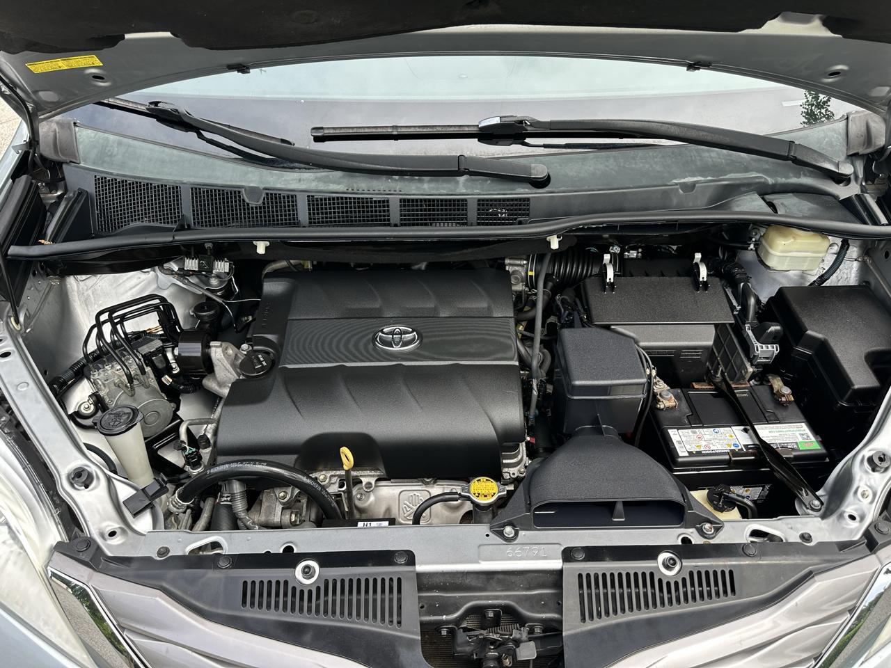Toyota Sienna 5dr 8-Pass Van XLE Premium FWD (Natl) 2016