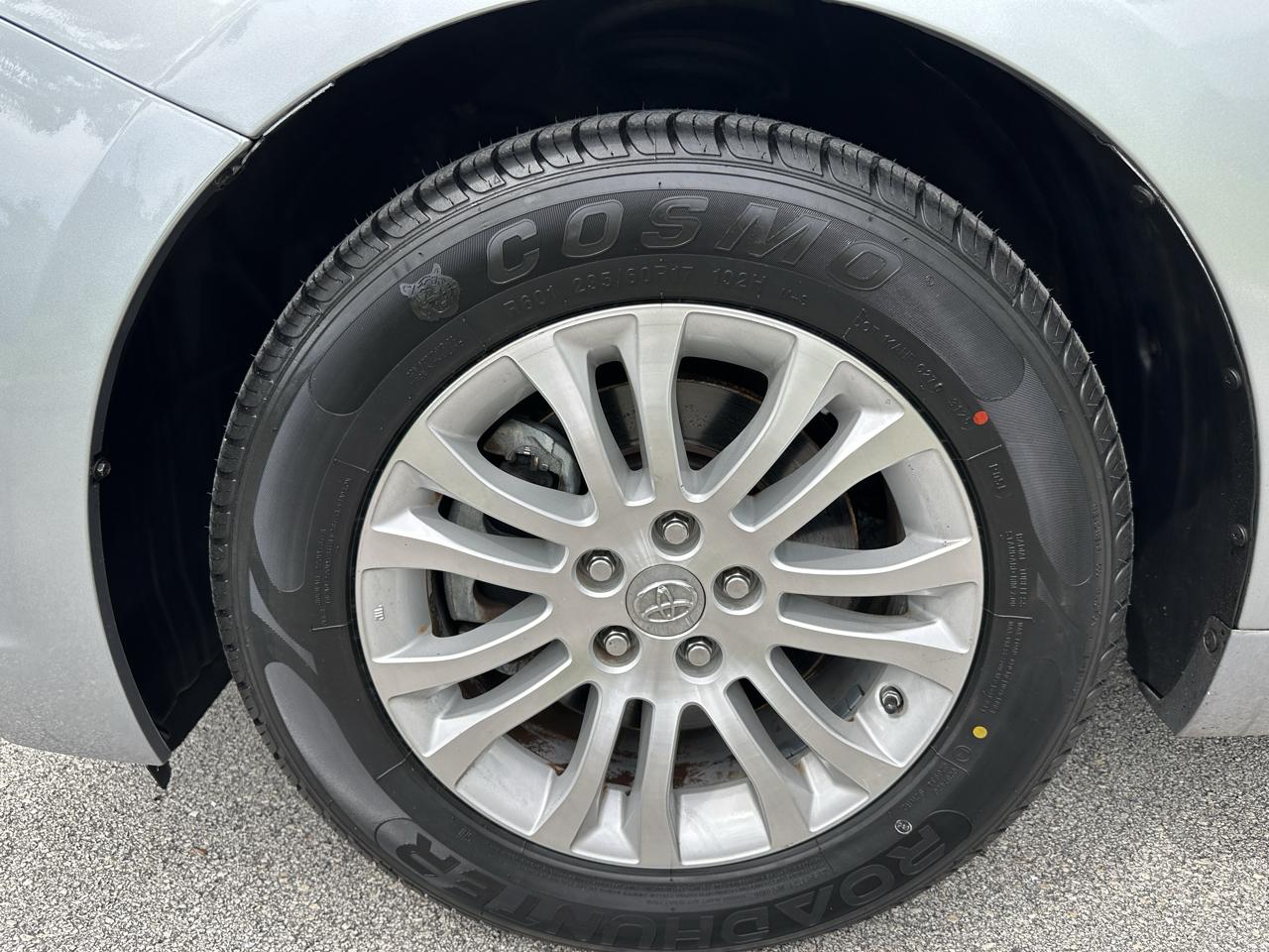 Toyota Sienna 5dr 8-Pass Van XLE Premium FWD (Natl) 2016