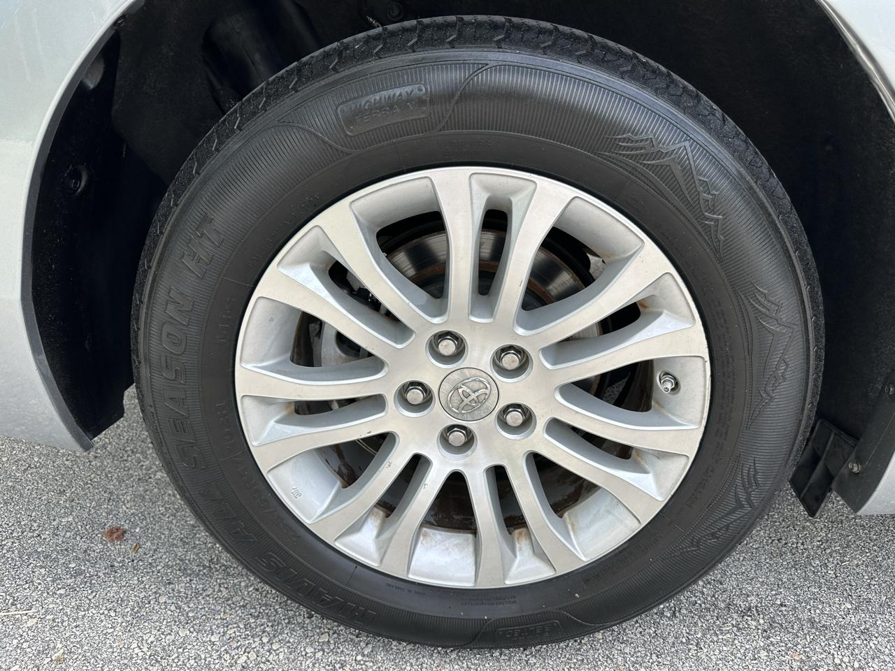 Toyota Sienna 5dr 8-Pass Van XLE Premium FWD (Natl) 2016