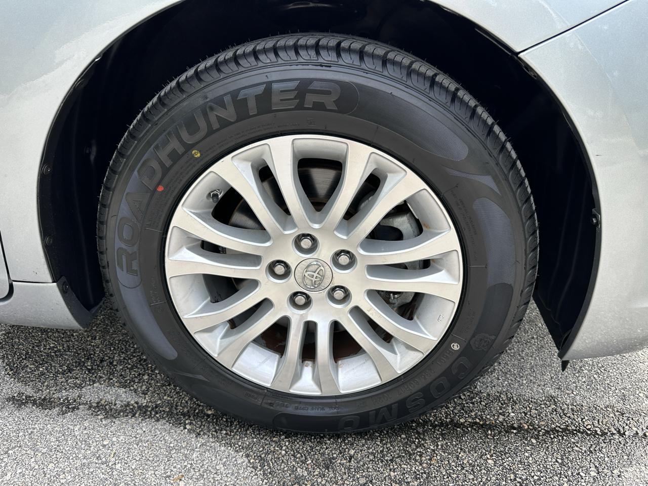 Toyota Sienna 5dr 8-Pass Van XLE Premium FWD (Natl) 2016