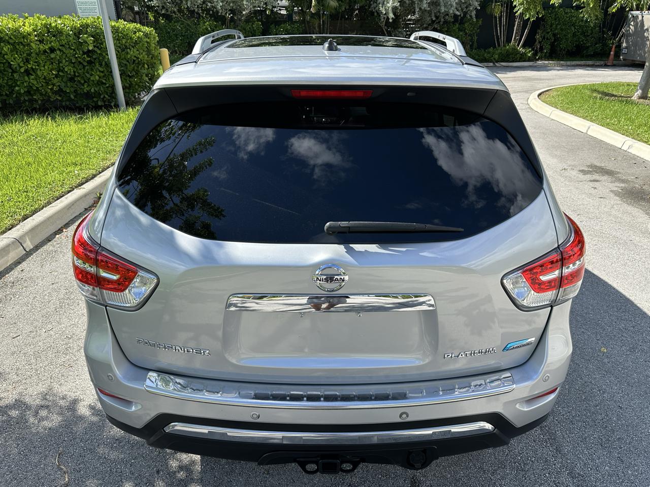 Nissan Pathfinder 2WD 4dr Platinum Hybrid 2014