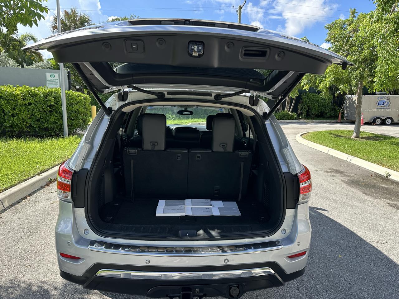 Nissan Pathfinder 2WD 4dr Platinum Hybrid 2014