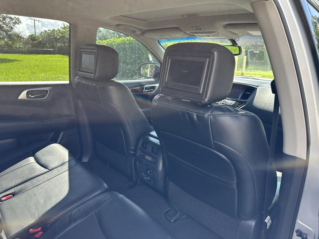 Nissan Pathfinder 2WD 4dr Platinum Hybrid 2014