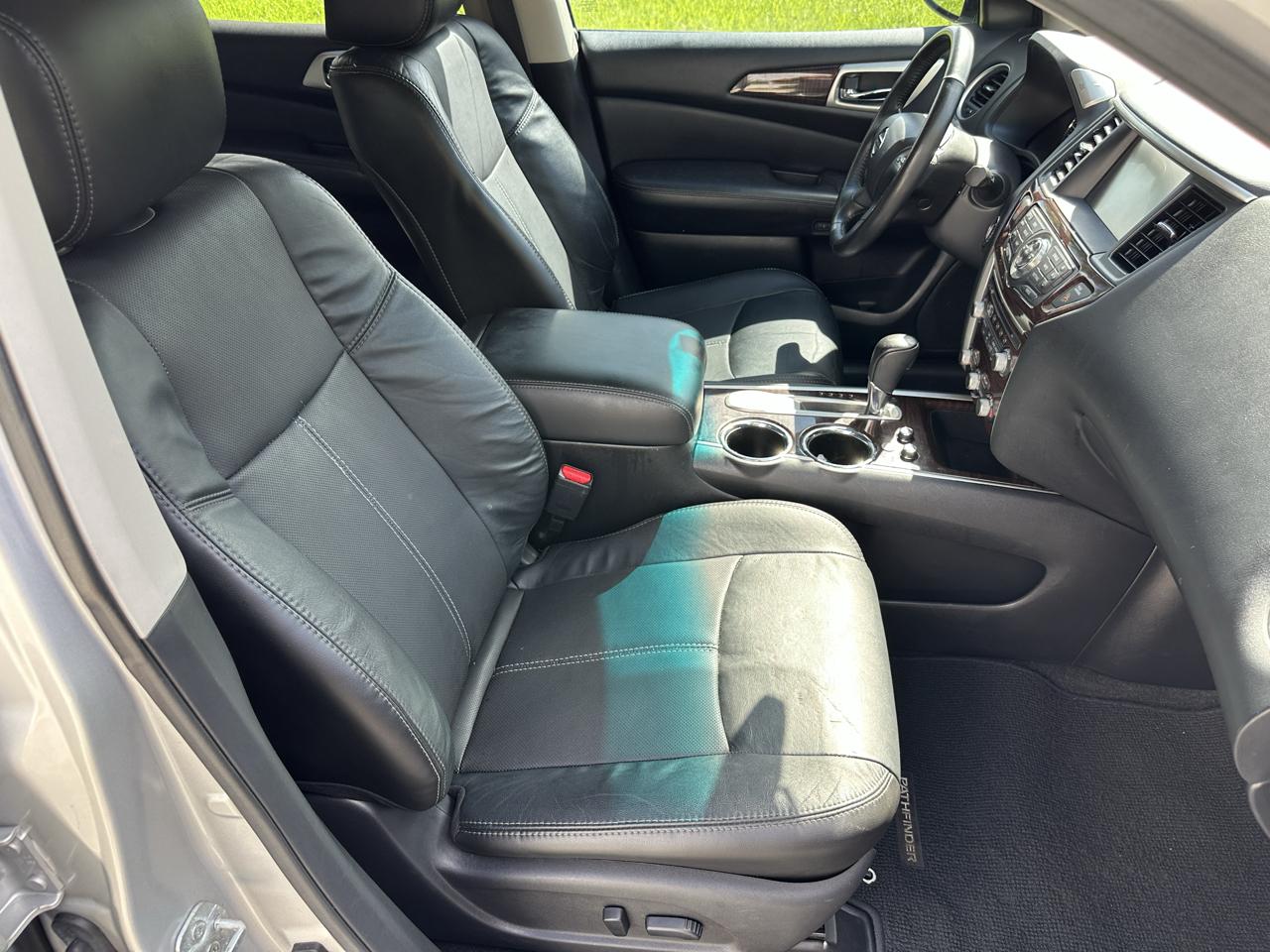Nissan Pathfinder 2WD 4dr Platinum Hybrid 2014