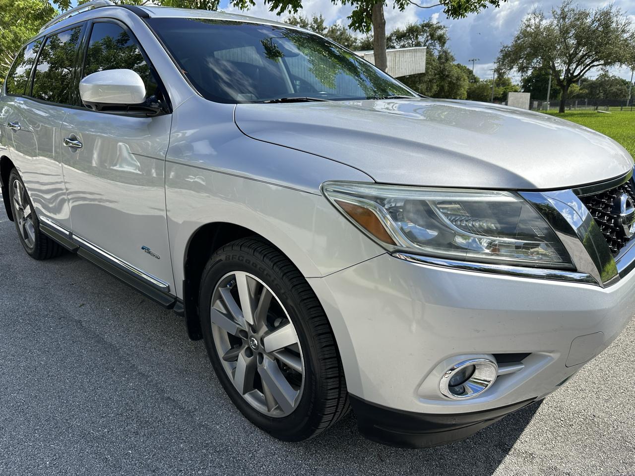 Nissan Pathfinder 2WD 4dr Platinum Hybrid 2014