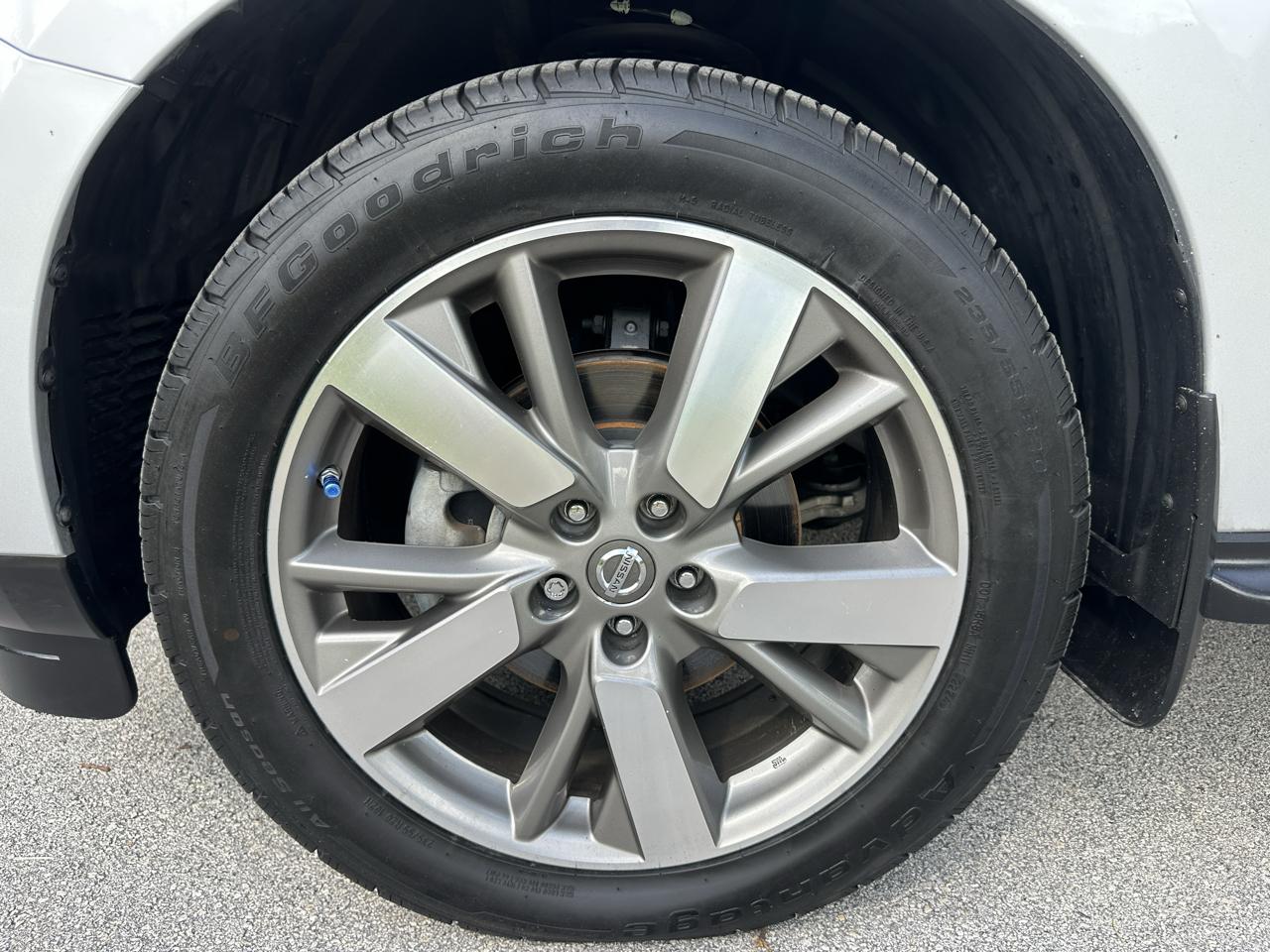 Nissan Pathfinder 2WD 4dr Platinum Hybrid 2014