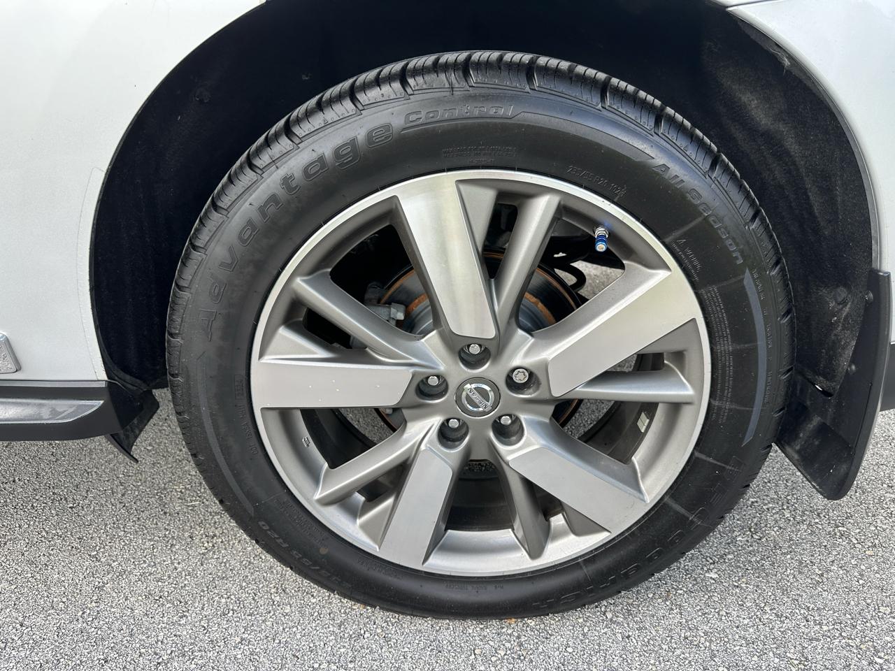 Nissan Pathfinder 2WD 4dr Platinum Hybrid 2014