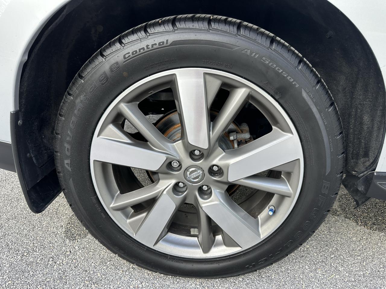 Nissan Pathfinder 2WD 4dr Platinum Hybrid 2014