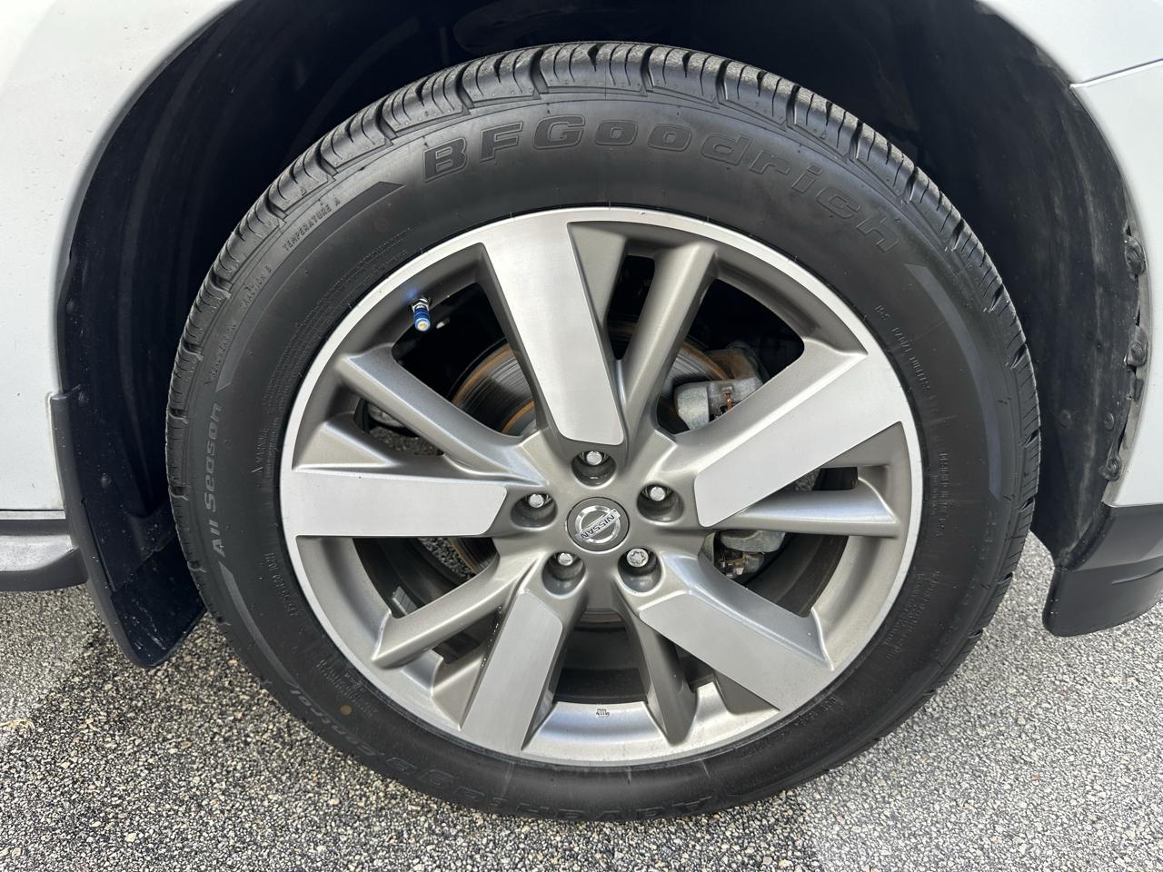 Nissan Pathfinder 2WD 4dr Platinum Hybrid 2014