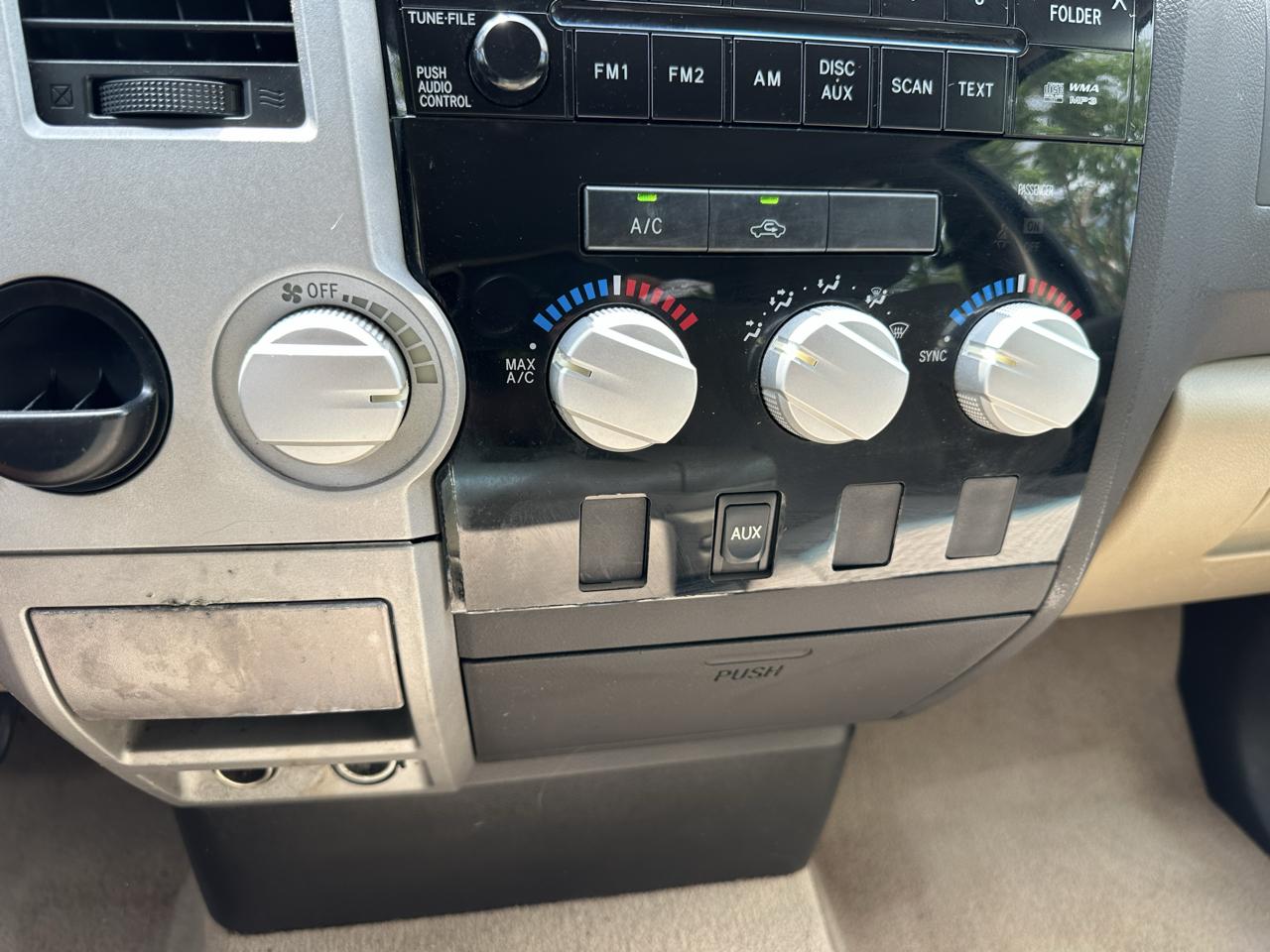 Toyota Tundra 2WD Truck Dbl 4.0L V6 5-Spd AT SR5 (Natl) 2008