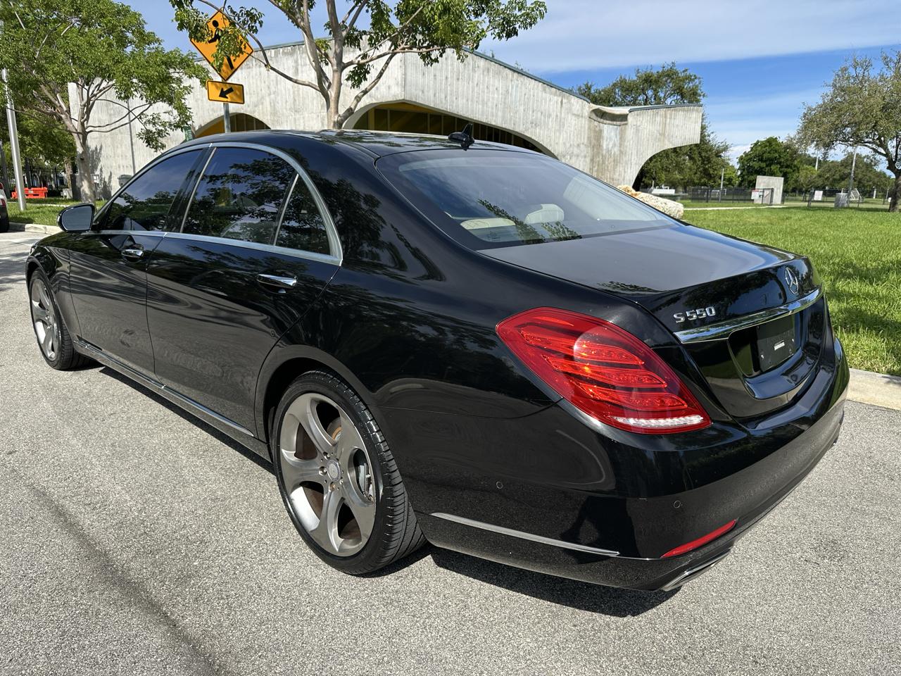 Mercedes-Benz S-Class 4dr Sdn S 550 RWD 2015