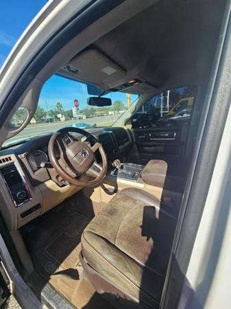 RAM 1500 ST Crew Cab 2WD 2011