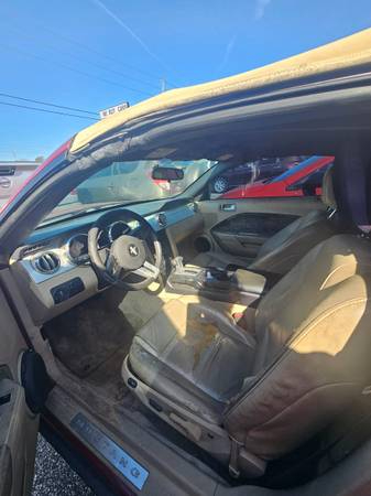 Ford Mustang V6 Deluxe Convertible 2006