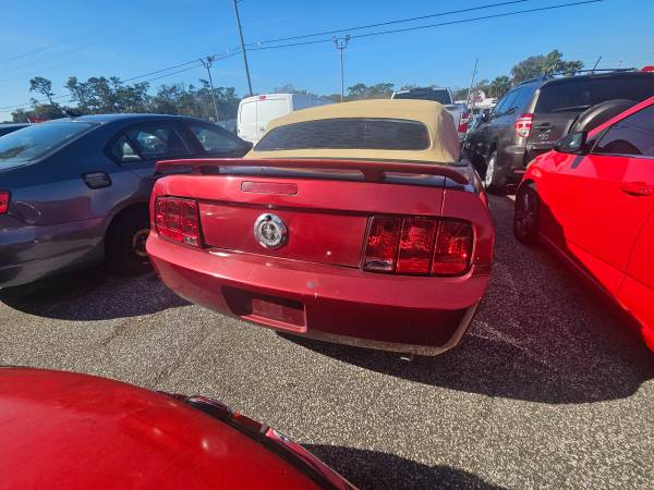Ford Mustang V6 Deluxe Convertible 2006