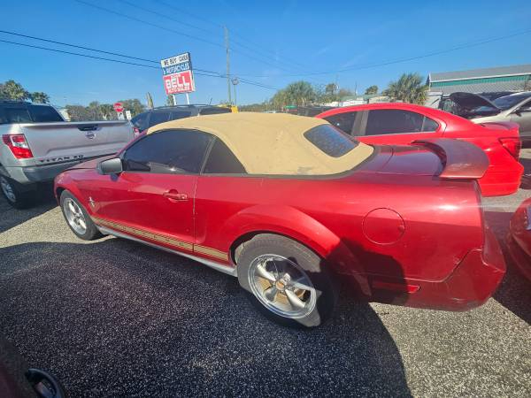 Ford Mustang V6 Deluxe Convertible 2006