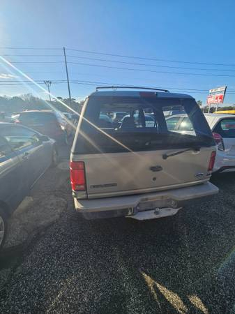Ford Explorer XL 4-Door 4WD 1991