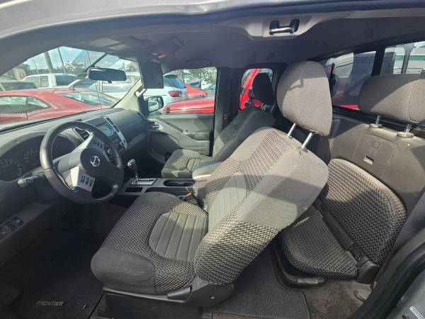 Nissan Frontier SV King Cab 6MT 2WD 2015