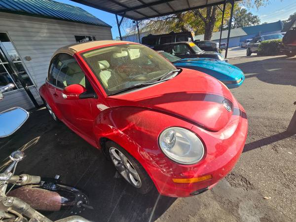 Volkswagen New Beetle 2.5L Convertible 2006