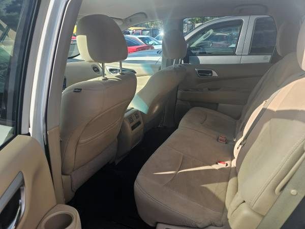 Nissan Pathfinder S 2WD 2016