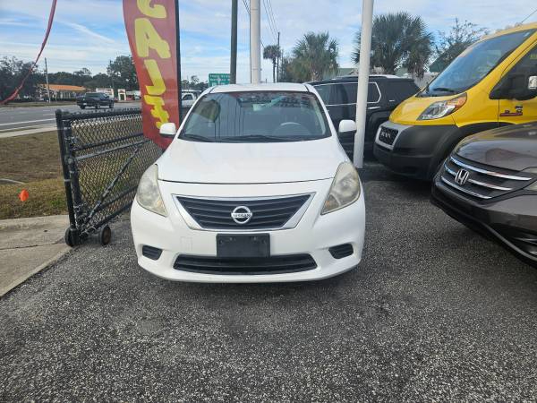 Nissan Versa 1.6 S Sedan 2012