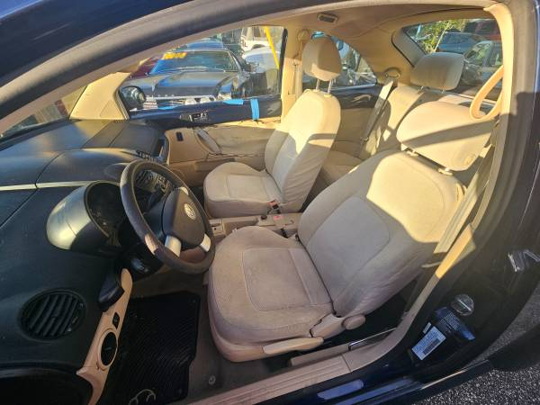 Volkswagen New Beetle GL 2.0L 2004