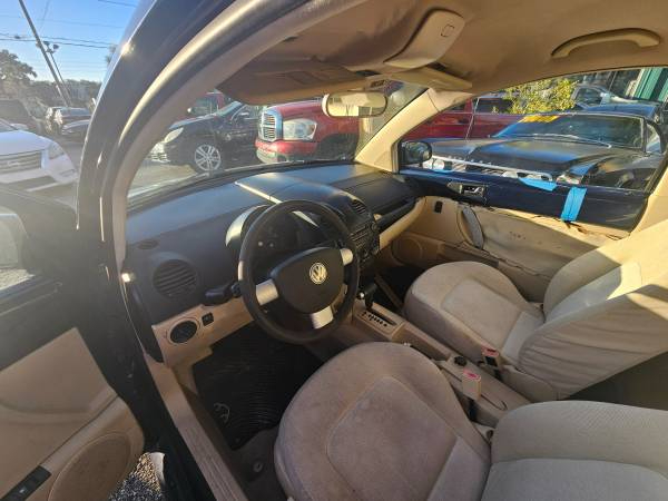 Volkswagen New Beetle GL 2.0L 2004