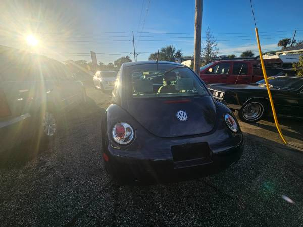 Volkswagen New Beetle GL 2.0L 2004