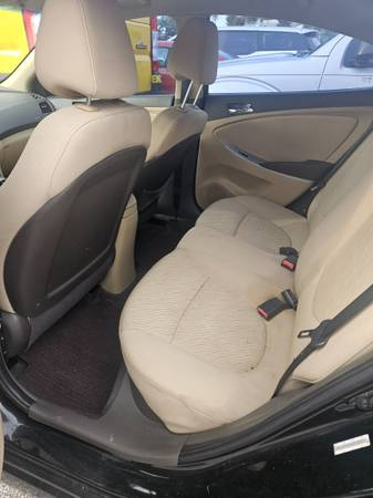 Hyundai Accent GLS 4-Door 2013