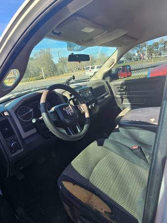 RAM 1500 ST Quad Cab 2WD 2012