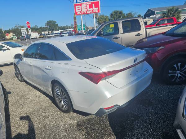 Toyota Avalon Hybrid XSE 2019