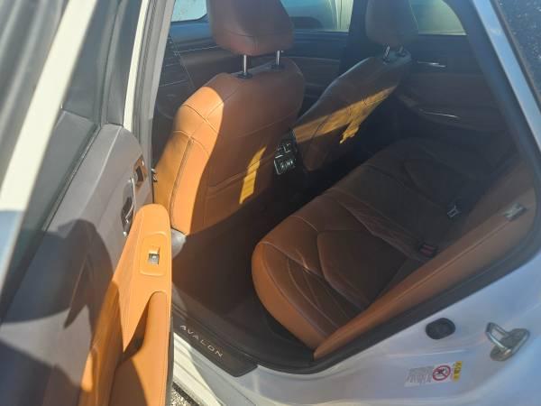 Toyota Avalon Hybrid XSE 2019