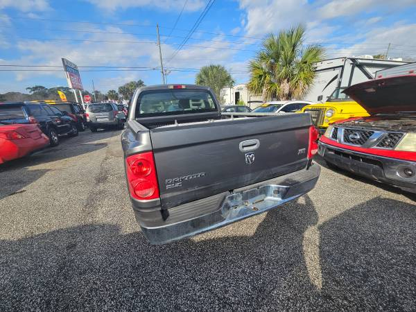 Dodge Dakota SLT Quad Cab 2WD 2005