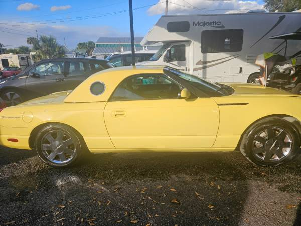 Ford Thunderbird Deluxe 2002