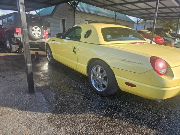 Ford Thunderbird Deluxe 2002