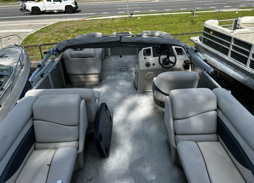 Bennington SX22  2019