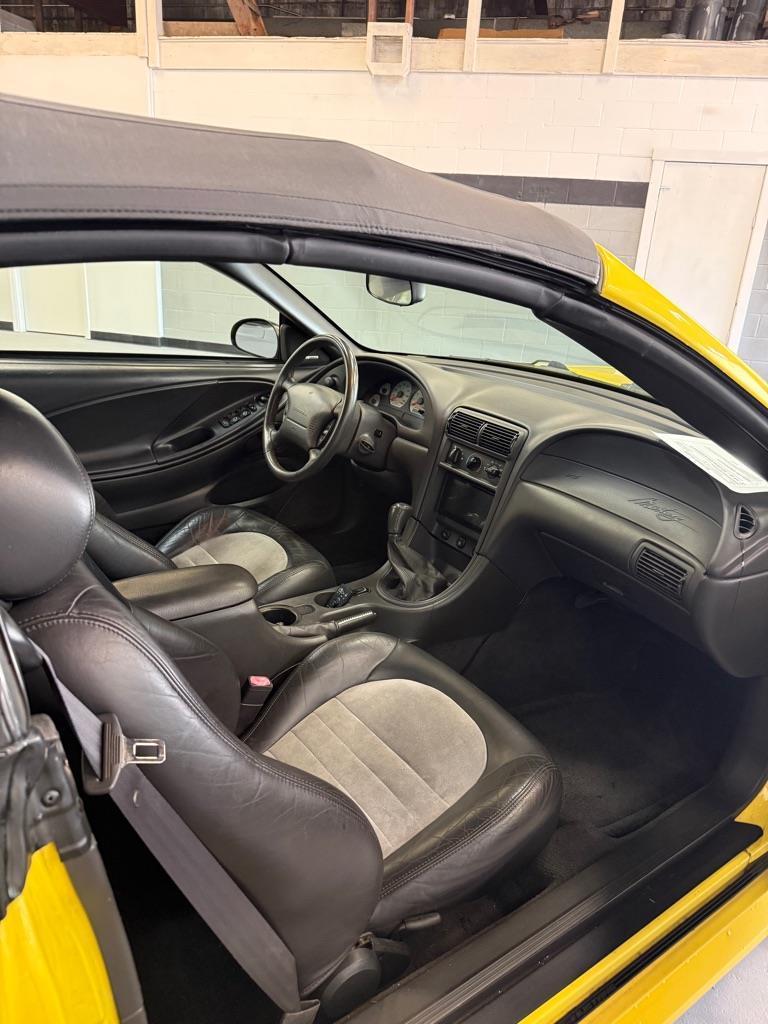 Ford Mustang Cobra Convertible 2001