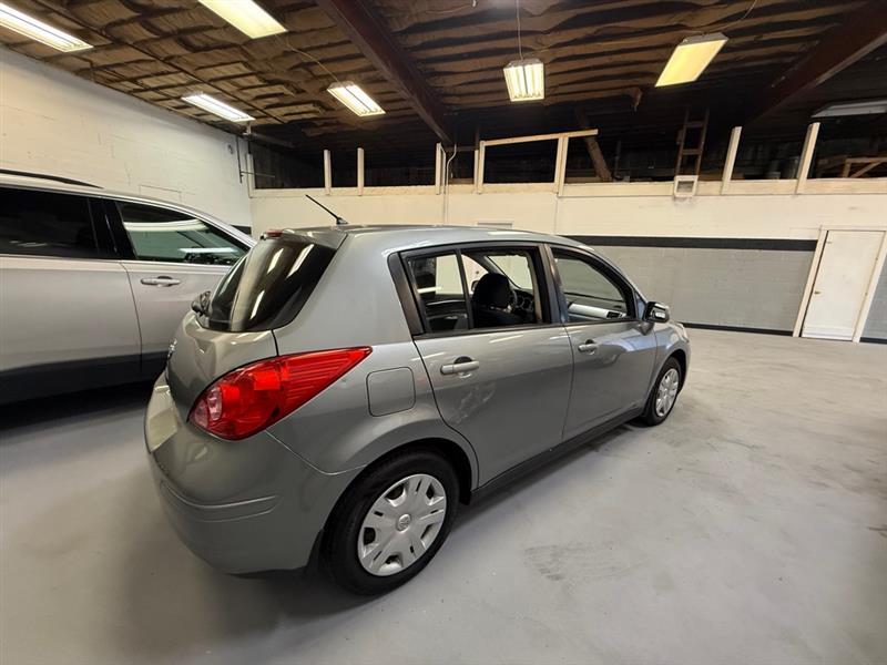 2011 Nissan Versa 1.8 S Hatchback
