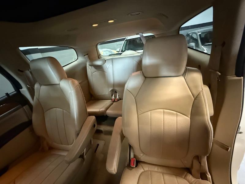 Buick Enclave Premium FWD 2012