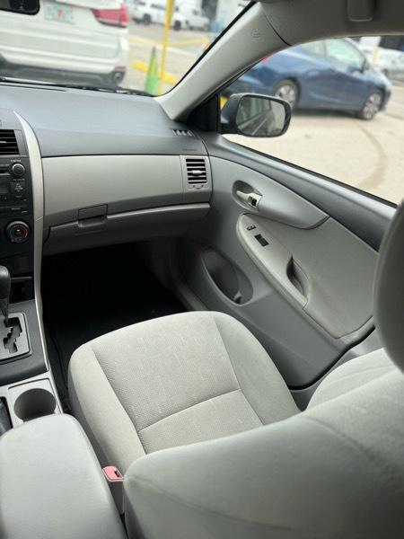 Toyota Corolla 4dr Sdn Auto L (Natl) 2013