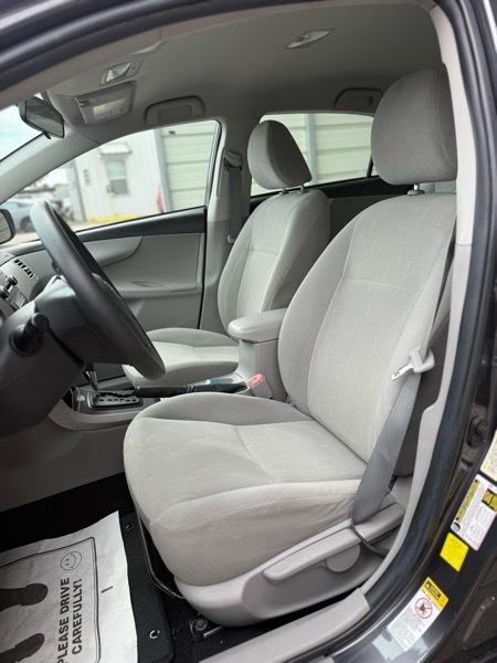 Toyota Corolla 4dr Sdn Auto L (Natl) 2013