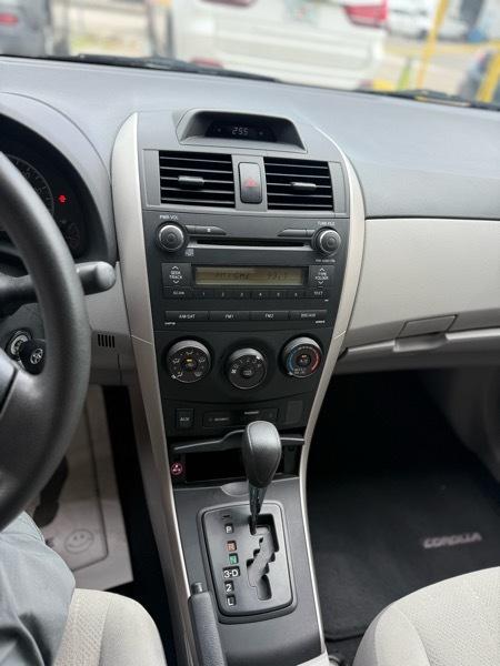 Toyota Corolla 4dr Sdn Auto L (Natl) 2013